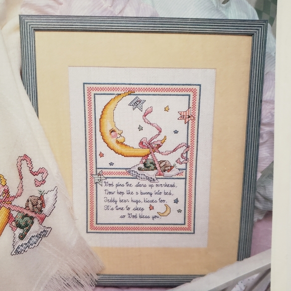 Cross Stitch Project Magazine 1993 Valentine Gifts - Picture 3 of 10